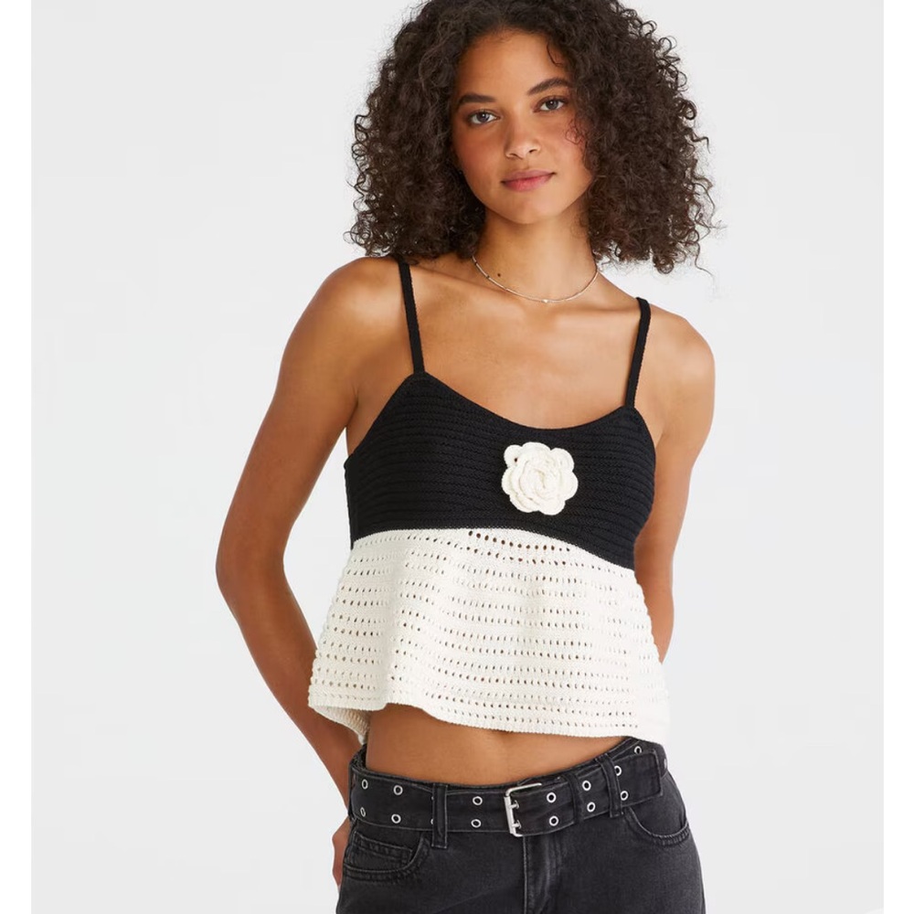 Cropped Crochet Women Top With Adjustable Straps. Sm